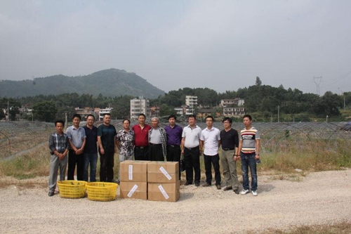 福州市连江县农机站站长孙传春,副站长陈华勤,福州市连江县农产品质量